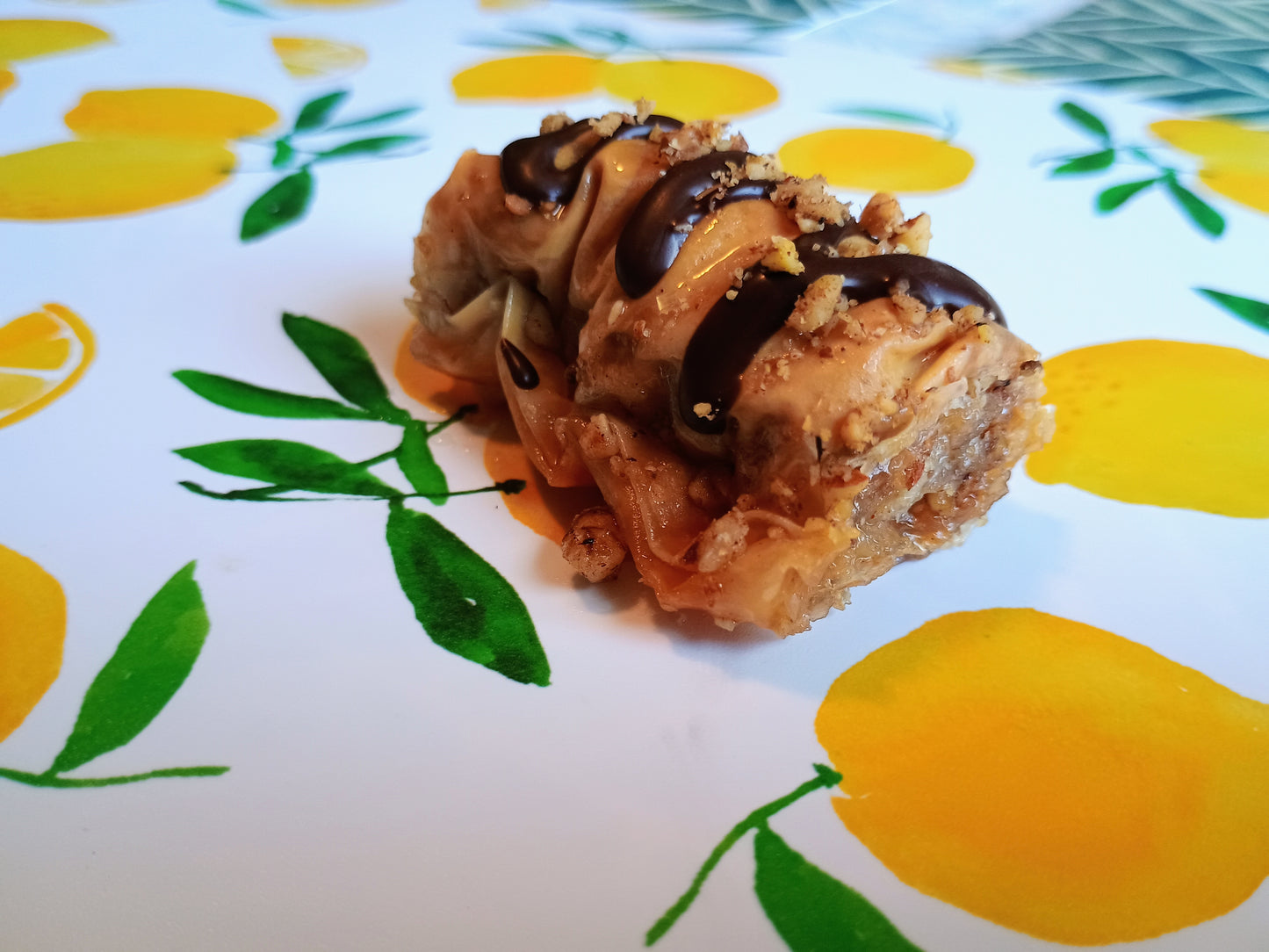 Baklava Rolls - Mix & Match (12 pieces)