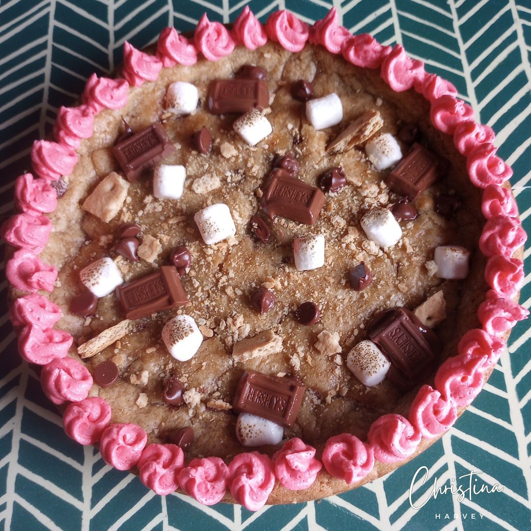 Cookie cake with Frosting