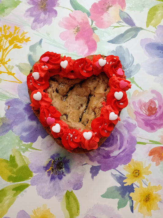 Individual cookie Cake with frosting - Valentine's day